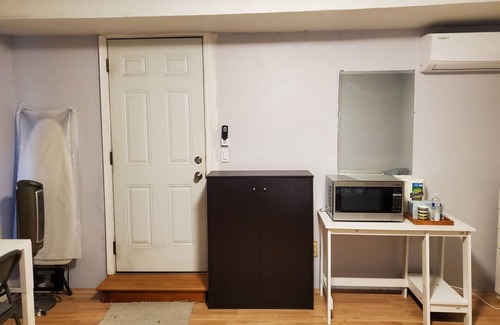 Palms House | UCLA/Santa Monica nearby 1B/1B Unit