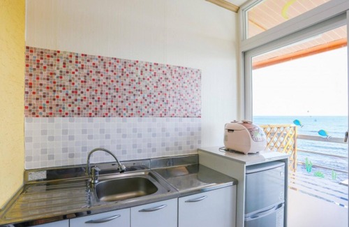 Uljin House | Uljin Haetteuneunjip Pension