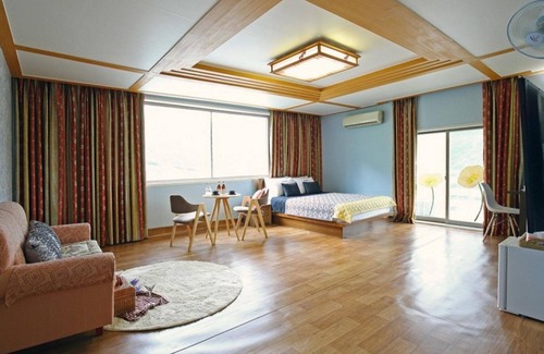 Ulsan House | Ulsan Sandia Oncheon Pension