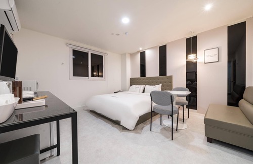 Ulsan Hotel | Ulsan Yeungnamalpeuseu MW