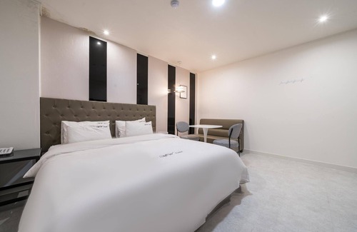 Ulsan Hotel | Ulsan Yeungnamalpeuseu MW