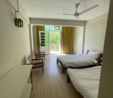 Karimabad Cabin | Ultar View Lodge