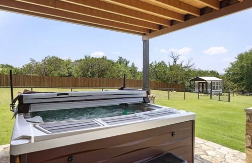 Glen Rose House | Ultimate Entertainment Getaway