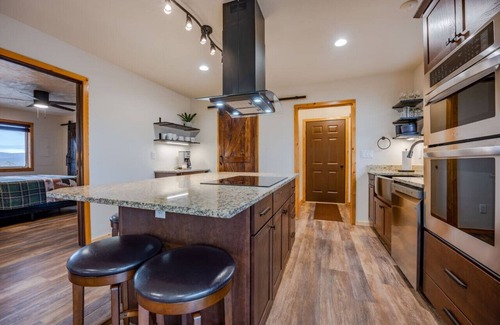 Buena Vista House | Ultimate Privacy w/Spa & Unbeatable Views