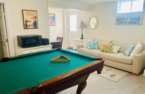 Nantucket Apartment | Ultimate relaxation spot with steam room, close to the beach. Family-friendly