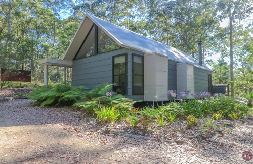 Broulee Villa | Ultimate Spa Bower with 2 King bedrooms - The Double King Bedroom, aka Blue Bower, has the same quality finishes as the Ultimate Bower, with addition of a 2nd bedroom