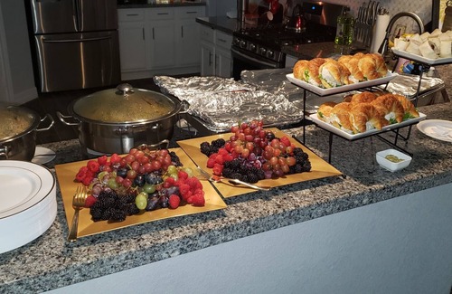 Southeast Houston House | Ultra Chic 3/2 Home w/Hot Spa-Mins from Downtown and NRG stadium.