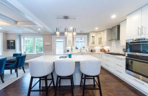 Waltham House | Ultra-Luxurious Home near Boston (Pet-Friendly)
