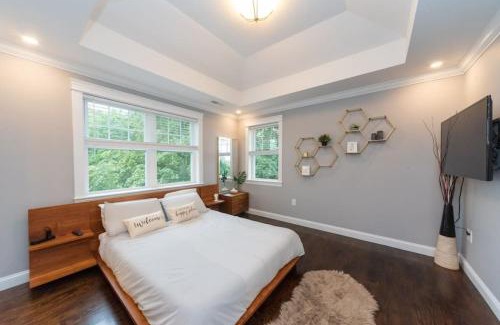 Waltham House | Ultra-Luxurious Home near Boston (Pet-Friendly)