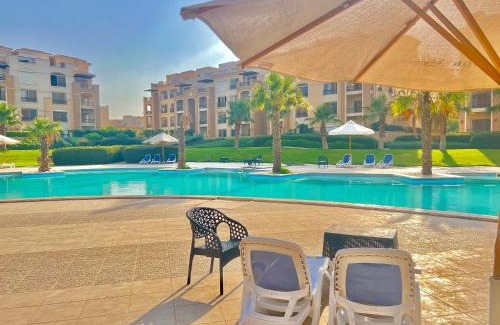 Cairo Apartment | Ultra Luxury 3BR with Pools ,Sports ,Dining in Gated compound, Close to all sites
