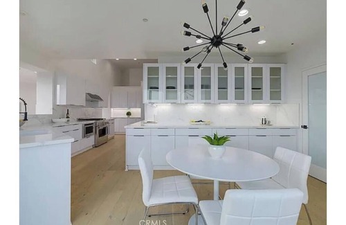 North Arroyo House | Ultra-Modern 6BR Mansion LA View and Pool