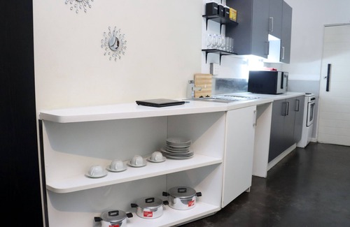 Downtown Johannesburg Apartment | Ultra Modern Apartment Coming With Unlimited 5G WIFI And DSTV.
