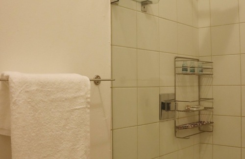 Downtown Johannesburg Apartment | Ultra Modern Apartment Coming With Unlimited 5G WIFI And DSTV.
