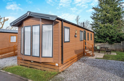 Woodbury House | Ultra modern caravan with one master double with en suite W.