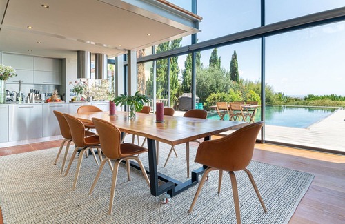 Monserrate Villa | Ultra Modern Cascais Villa | 4 Bedrooms | Villa Equador | Pool Table | Stunning.