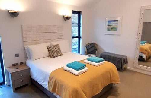 Holsworthy House | Umber Cottage - Glebe Farm