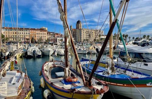 Frejus Port Apartment | Un Air De Venise