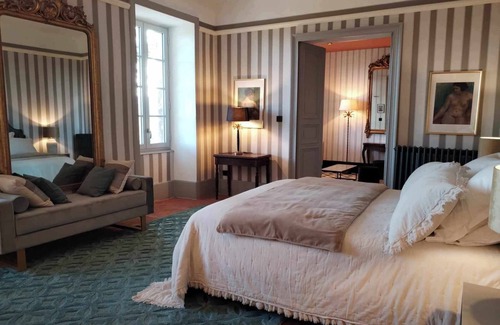 Cornillon Other | Un Château Viticole du Xixè Siècle Pour Votre Séjour Dans le Sud de la France