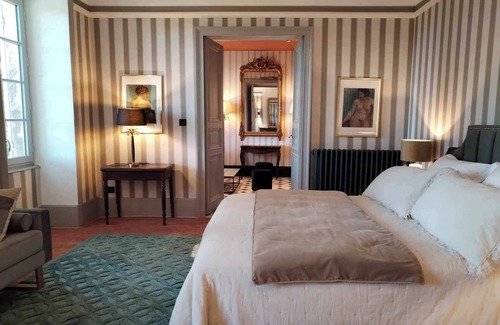 Cornillon Other | Un Château Viticole du Xixè Siècle Pour Votre Séjour Dans le Sud de la France