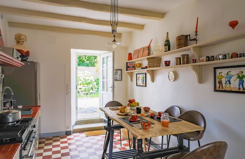 Plouarzel House | un Manoir du Xviième à Proximité des Plages et du Port, 4 Chambres, 7 Couchages