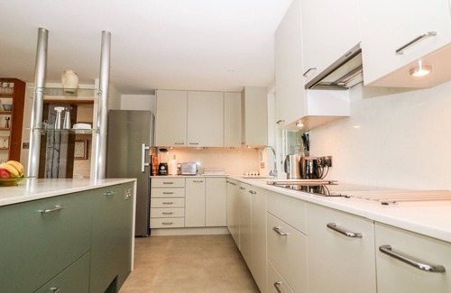 Stroud Cottage | Under Catswood