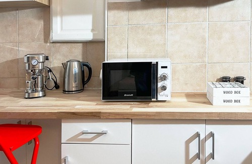 Provins House | Une belle maison donnant sur une cour privative au pied de l’église Saint Ayoul!