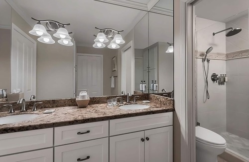 Napa Hotel | Unforgettable Napa Vacation! 2 Spacious Suites w/Full Kitchen, Outdoor Pool!