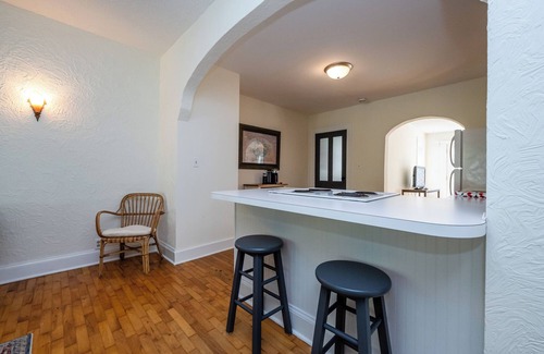 Union Pier Cottage | Union Pier Cottage Close To Beach!