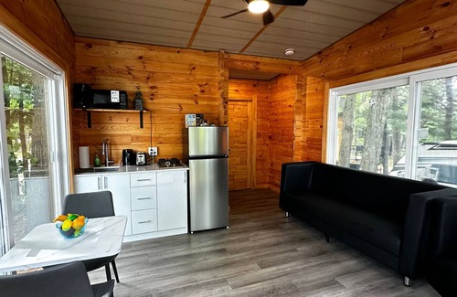 Parry Sound House | Unique 1-Bedroom Eco Log Cabin in Parry Sound #102