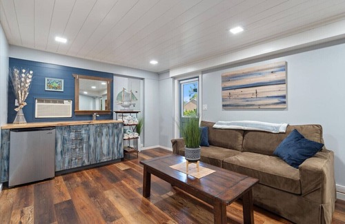 Palm Beach Country Estates Apartment | Unique 2-Level Home Pool, Lanai & RV Parking