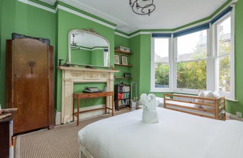 Brockley Apartment | Unique 2BR with Indoor Hammock & Private Garden