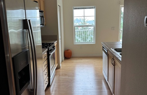 Neighbors Southwest House | Unique 3 bedroom house in Beaverton with Wi Fi access and Lock box to enter