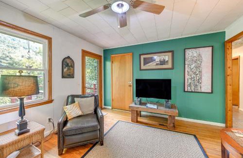 Robbinsville House | Unique and Artsy Cabin with Blue Ridge Mountain Views!
