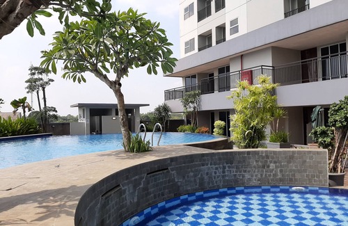 Sidoarjo Apartment | Unique and Fresh 2BR Parkland Avenue Apartment