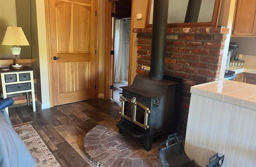 Newhall Apartment | Unique and tranquil Country Cottage minutes from civilization