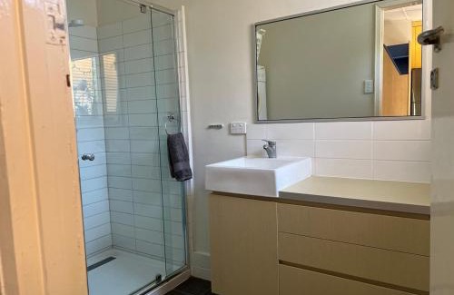 Surrey Hills House | Unique appt 2 Bdrm, Ground level, pets ok