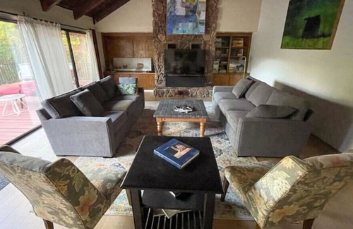 Carmichael House | Unique art-filled country home & pool on 1.5 acres