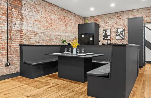 Shelby Park House | Unique Black Home in the Heart of Shelby Park