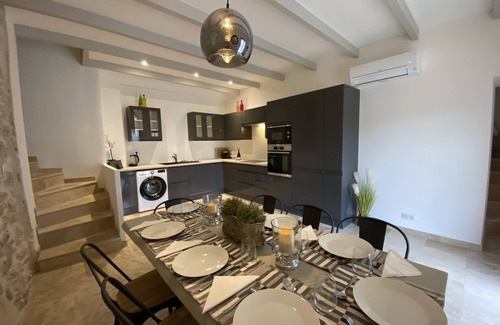 Quarante House | Unique character property in stunning location