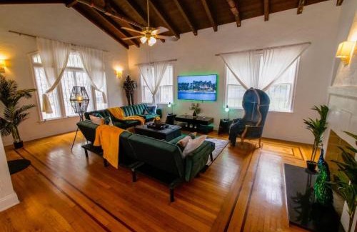 Midtown House | Unique Extravagant 4bed&4bath Miami home