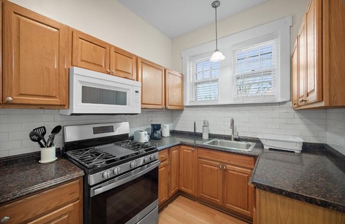 Pittsburgh Apartment | Unique Highland Park 2 Bdr Loft Sleeps 5