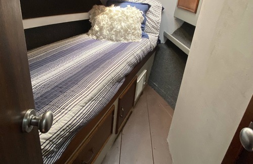 Little Egg Harbor Boat Rental | Unique Houseboat Experience!