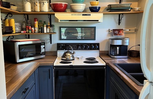 Rapid City Cabin | Unique mountain top home on beautiful Edelweiss Mountain in the Black Hills