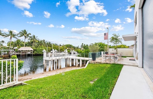 Deerfield Beach Apartment | Unique Retreat - Unit B: Homey First-floor Haven