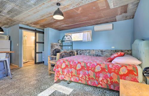 Santa Cruz Apartment | Unique Santa Cruz Studio about 25 Mi to Santa Fe