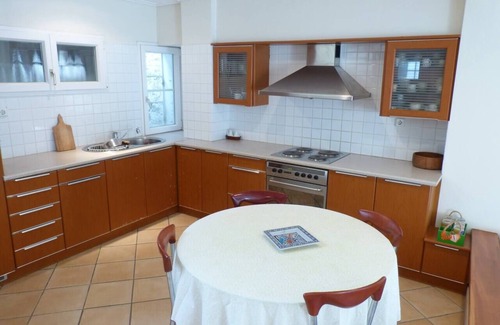 Xylokastron House | unique seaside home with garden