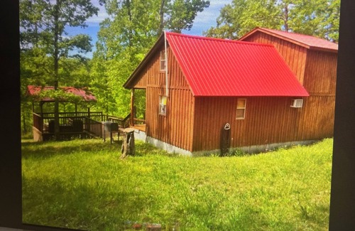 Saint Joe Cabin | Unique secluded cabin just minutes from the beautiful Buffalo River!
