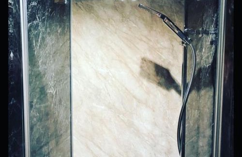 Longtown Apartment | unique sheperds hut private hot tub, ensuite & kitchenette