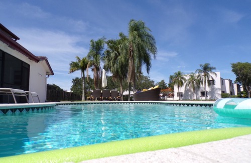 Sunrise Villa | Unique Spacious Quiet Lakefront Villa W Pool