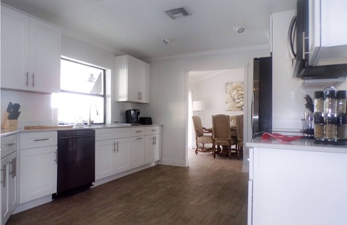 Sunrise Villa | Unique Spacious Quiet Lakefront Villa W Pool